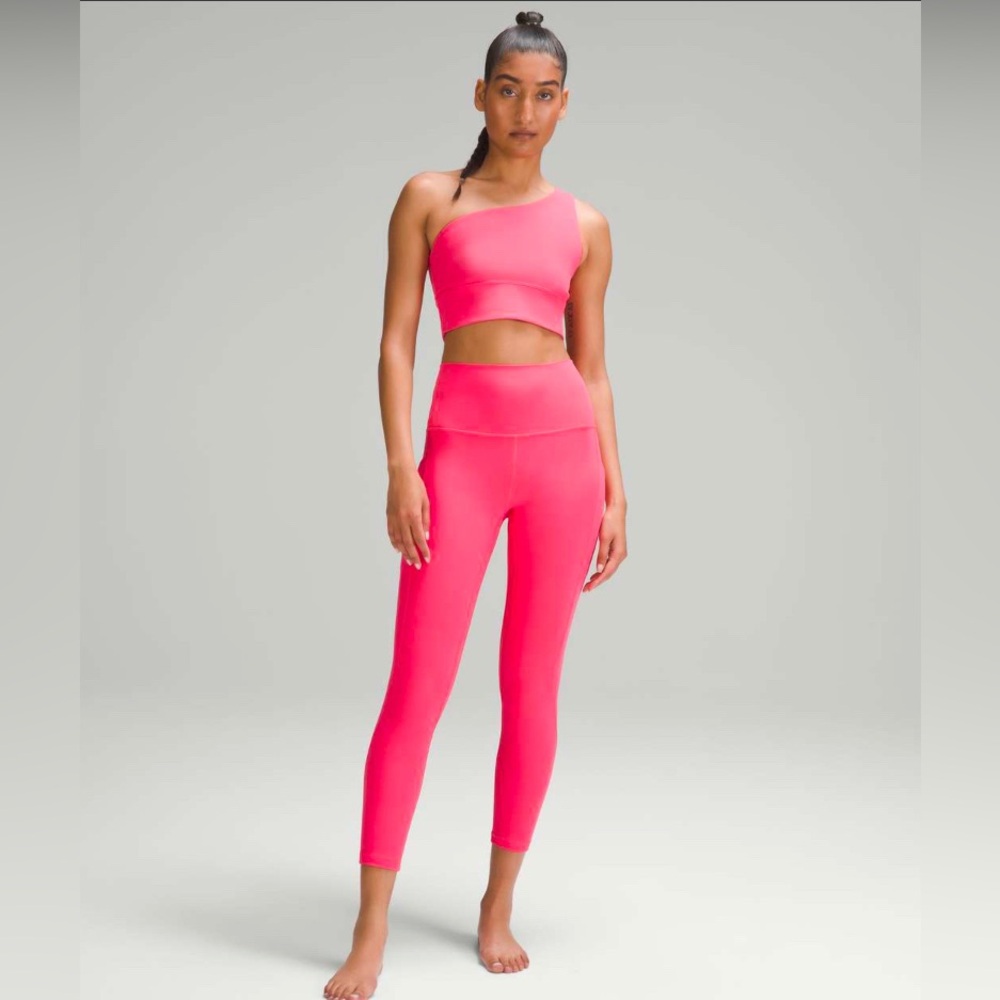 Lululemon Align High-Rise Pant with Pockets 25"
Lip Gloss Pink Size 12